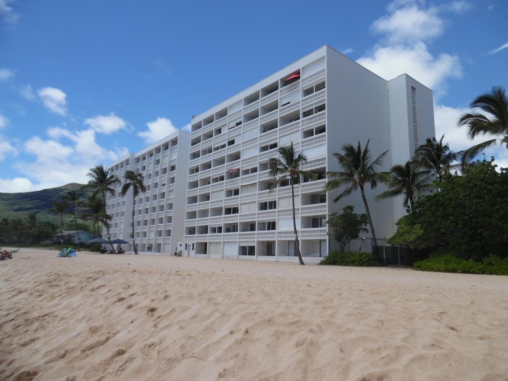 Makaha Beach Cabanas Penthouse Hotel Waianae ภายนอก รูปภาพ